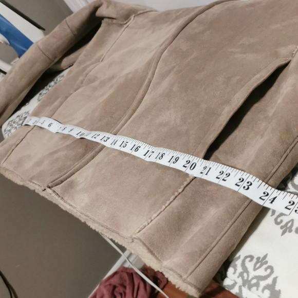 Kenneth Cole Beige Shearling Jacket - Picture 6 of 8